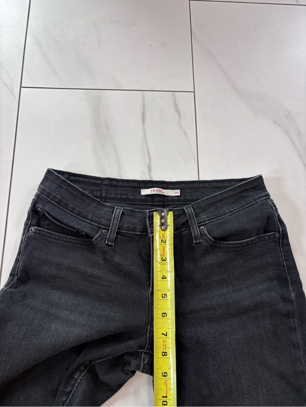 Levi’s black 711 skinny distressed jeans size 28 - stretch - Picture 7 of 8